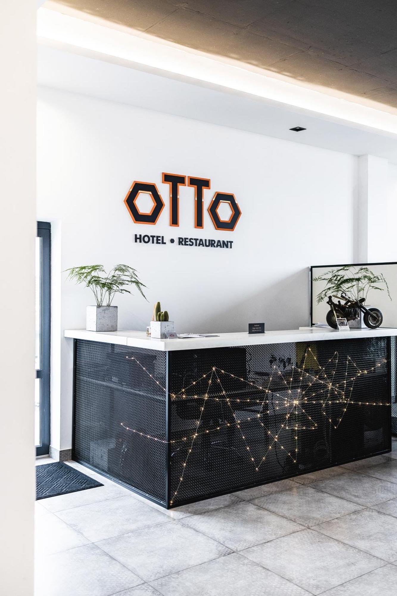 Otto Hotel-Restaurant Rivne Esterno foto
